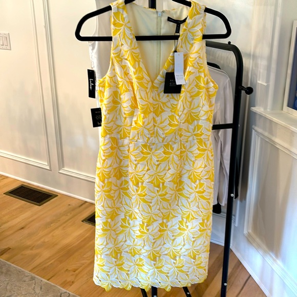 Spring is coming!!  White House Black Market Yellow/white floral fits flawless!👗 - Picture 1 of 3